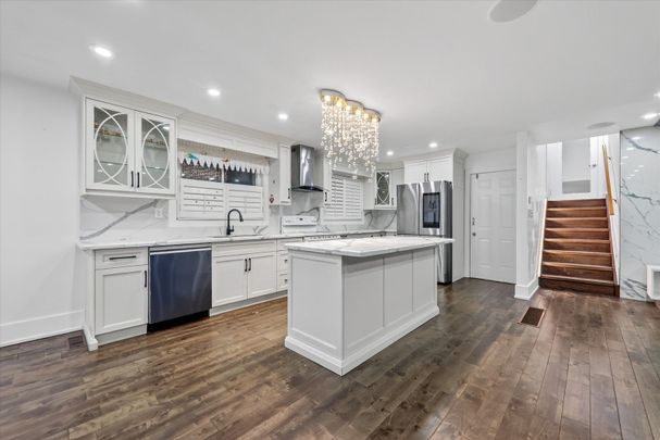 For Lease - 14 Pineslope Crescent Unit# Main Fl, Toronto, Ontario - Photo 1