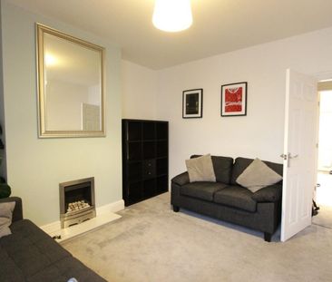 3 bedroom House To Let Total Size: 1023 SQ FT - Photo 2