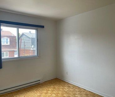 896 Rue Lussier - Photo 1