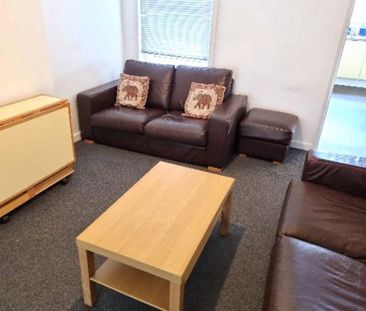 4 bedroom detached house to rent - Photo 3