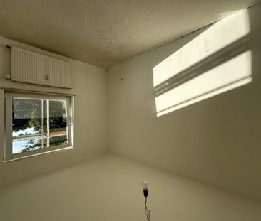 Geräumige 3-Zi.-Erdgeschosswohnung mit Balkon! - Photo 1