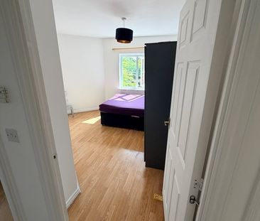 2 Bed Flat, Thackhall Street, CV2 - Photo 4