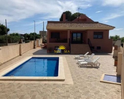FOUR-BEDROOM DETACHED VILLA – LA UNIÓN - Photo 1