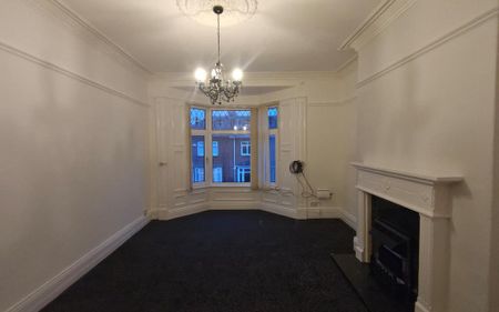 3 bedroom flat to rent - Photo 3