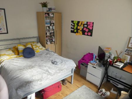 6 bedroom terraced house to rent - Photo 3