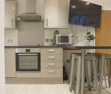 5 bedroom apartment to rent - Photo 1