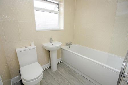 2 bedroom terraced house to rent - Photo 5