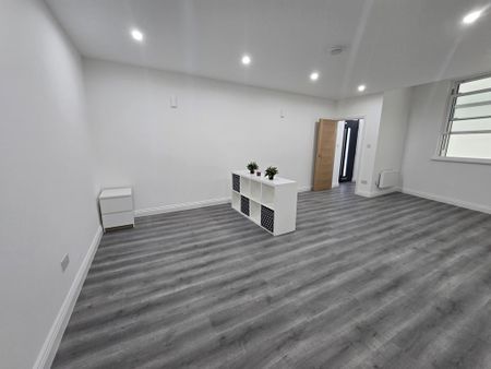 Studio to rent - Photo 2