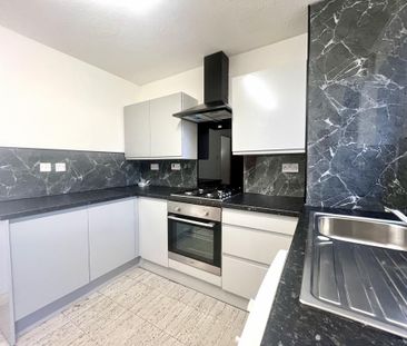 2 bedroom semi-detached house to rent - Photo 6