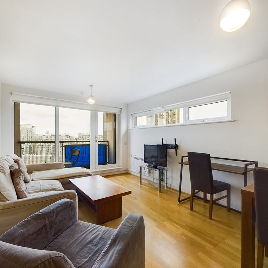 2 Bed Flat, Tarves Way, SE10 - Photo 1