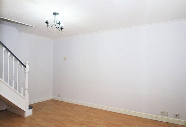2 bedroom end of terrace house to rent - Photo 1