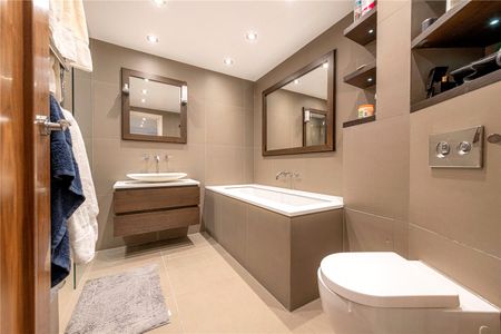 Beautiful Apartment Arranged Over Two Floors Close To Hyde Park - Photo 5