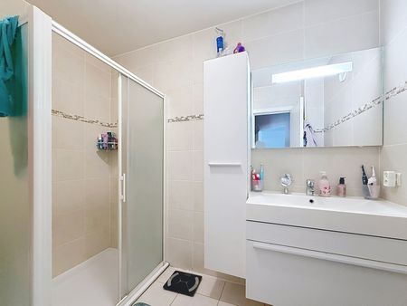 Appartement met 2 kamers en garage centrum Groot-Bijgaarden - Photo 3