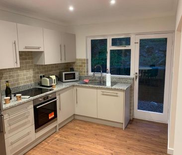 3 bedroom detached house to rent - Photo 5