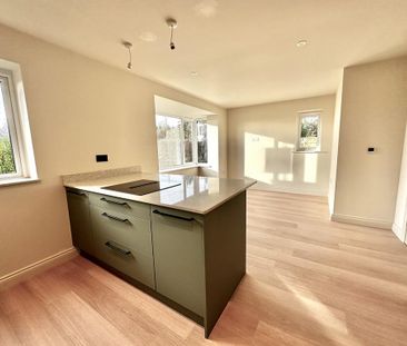 4 bedroom semi-detached house to rent - Photo 1