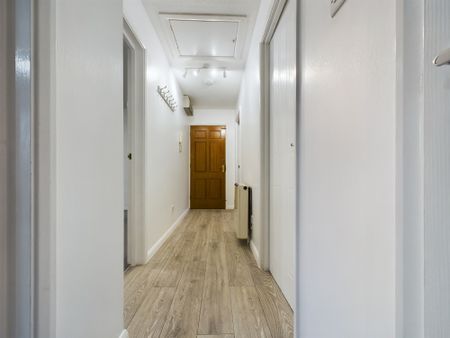 2 bed flat to rent in Stoneyard Lane, London, E14 - Photo 4