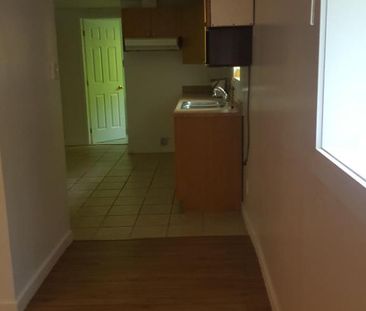 Appartement 3 ½ à louer / 3 ½ apartment for rent - Photo 2