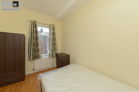 30 Deramore Avenue, Ormeau Road, Belfast, BT7 3ER - Photo 4