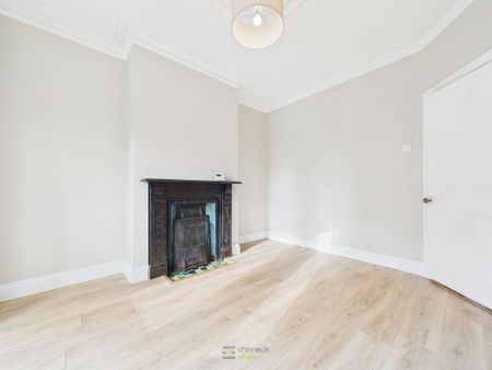 3 bedroom end of terrace house to rent - Photo 2