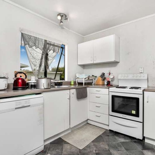 3 Bedrooms, Randwick Park - Photo 1