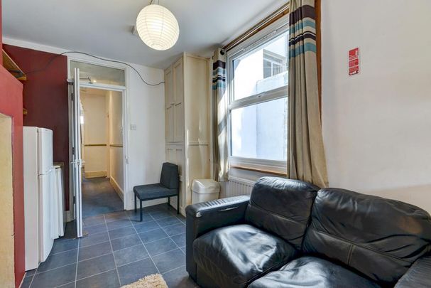 5 bedroom house to rent - Photo 1