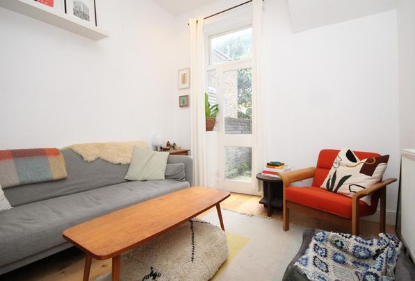 2 bedroom flat to rent - Photo 1