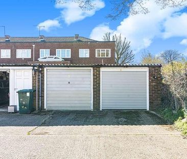 Shaftesbury Crescent, Staines-upon-thames, TW18 - Photo 3