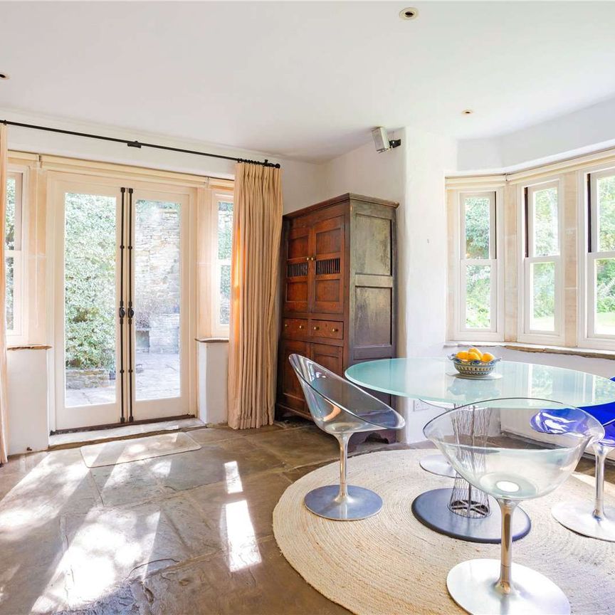 Charming three bedroom cottage - Photo 1