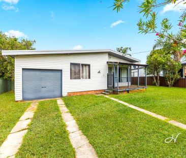 COASTAL CONVENIENCE WITH COMFORTABLE LIVING - Photo 4