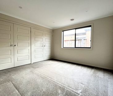 Modern Living - Photo 2