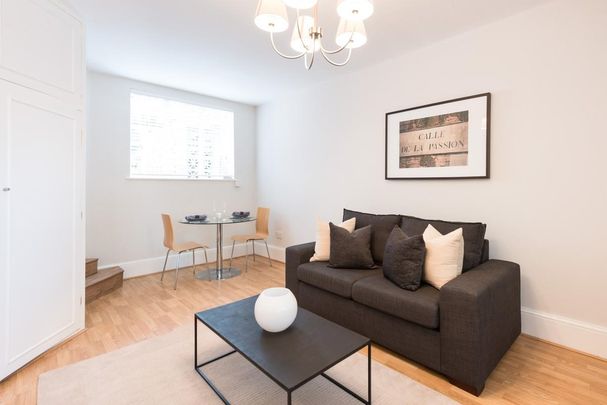 A refurbished studio flat to rent in Hampstead NW3. - Photo 1