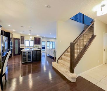 Beautiful Furnished Home With Quartz Kitchen & Fireplace In Sherwood - Photo 2