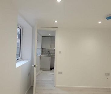 Studio to rent - Photo 3
