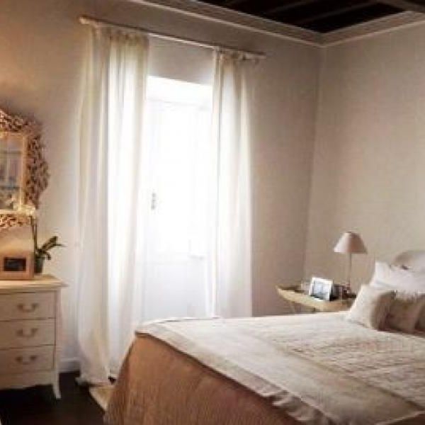 Campo de’Fiori: Bright, beautifuly furnished 2 bedroom, 2 bath, spacious living, balconies, bright, silent, new kitchen & baths. REF 1095 - Photo 1