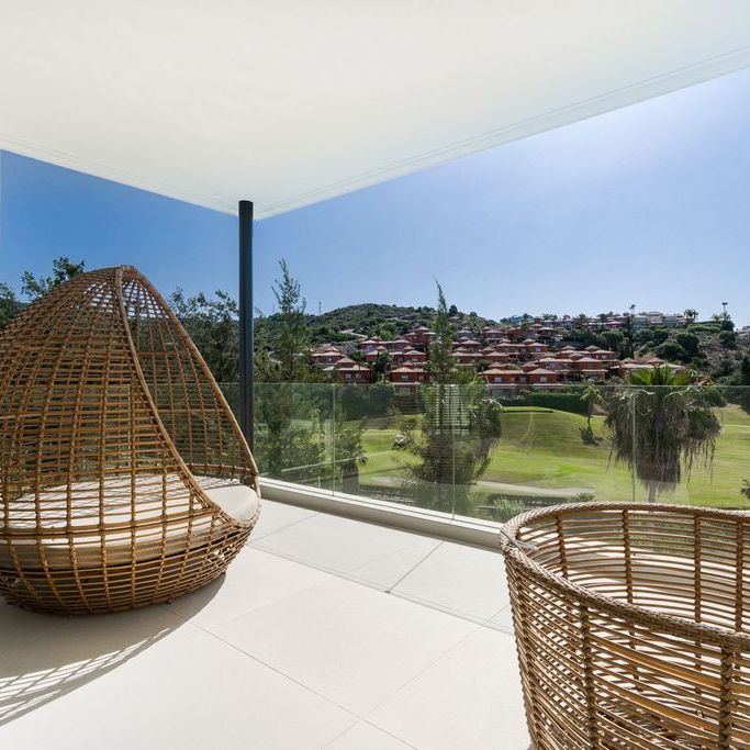 4 bedroom luxury Villa for rent in Marbella Del Este, Spain - Photo 1