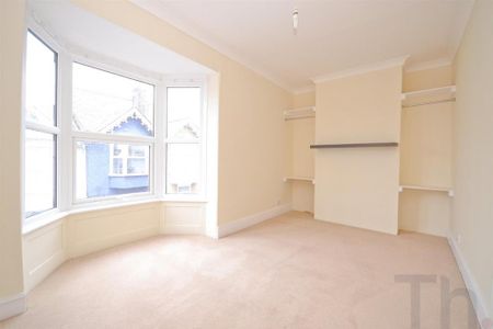 2 bedroom end of terrace house to rent - Photo 3