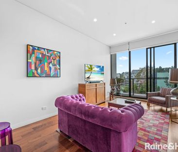 FULLY FURNISHED WATERFRONT HAVEN WITH PARK & WATER VIEWS - Photo 3