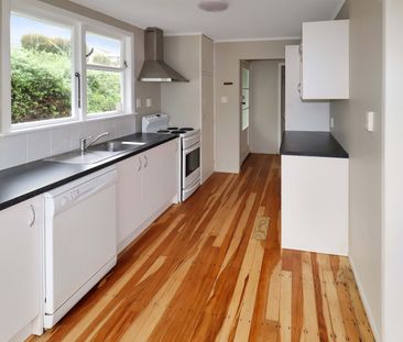 Tidy 3 Bedroom - Photo 6