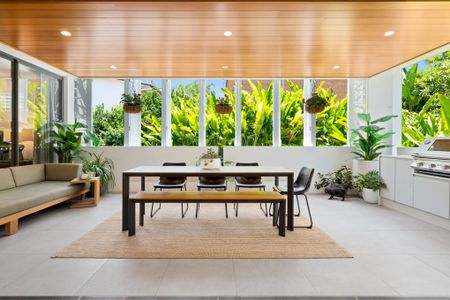 Stunning apartment in the heart of New Farm with 2 cars and storage! - Photo 4