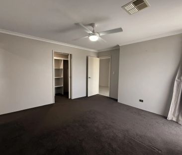 Spacious Coastal Family Living with Side Access - Just 800m to Melr... - Photo 6