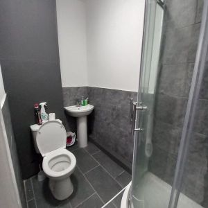 Room in a Shared House, Sackville St, LS7 - Photo 2