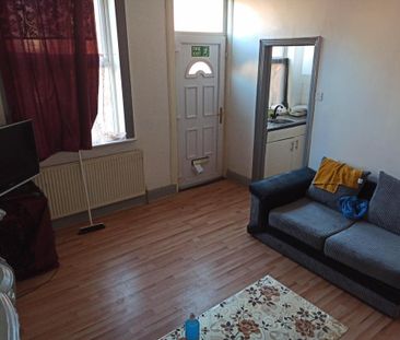 2 bedroom terraced house to rent - Photo 6