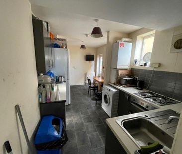 1 bedroom in a house share to rent - Photo 6