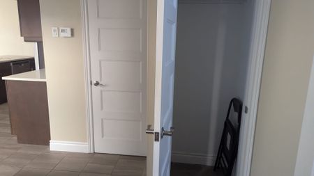 For Lease - 1395 Lawson Road, London North, Ontario - Photo 3