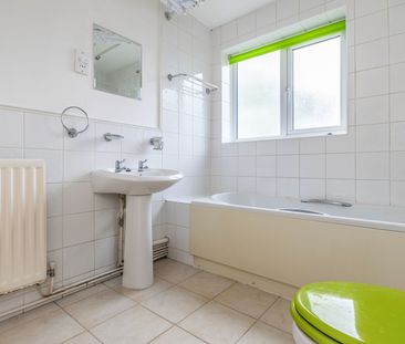 1 bedroom maisonette to rent Gatland House 47A124 Station Road, Hor... - Photo 3