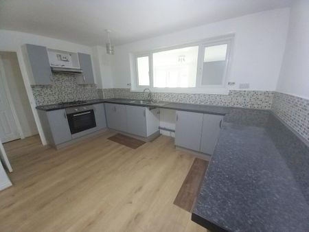 3 bedroom terraced house to rent - Photo 5