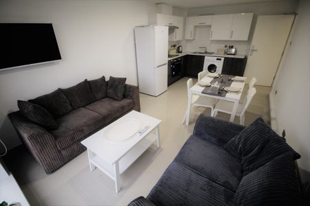Flat 79, Samara Plaza, LS2 9DU, Leeds - Photo 2