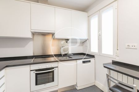 Flat for rent in Recoletos (Madrid) - Photo 2