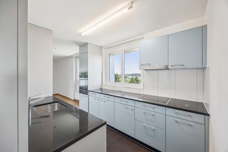 Moderne 4.5-Zimmer-Wohnung im Thoracker - Photo 2