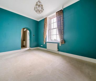 3 bedroom flat to rent - Photo 4